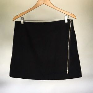 Black wool, wrap, zipper, miniskirt with pockets